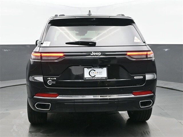 2025 Jeep Grand Cherokee Overland photo 3