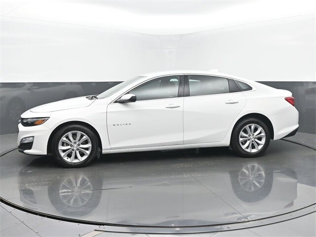 2025 Chevrolet Malibu 1LT photo 2