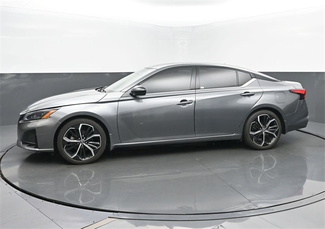Used 2023 Nissan Altima SR with VIN 1N4BL4CV3PN403648 for sale in Tipton, IN