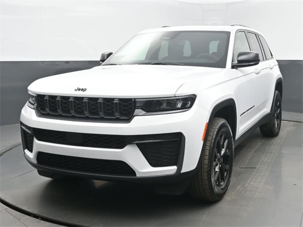 New 2026 Jeep Grand Cherokee Laredo Sport Utility
