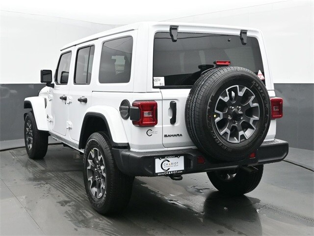 2025 Jeep Wrangler Sahara photo 4