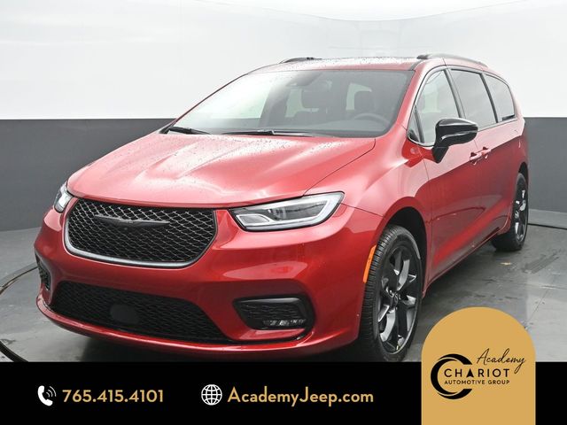 2026 Chrysler Pacifica Limited AWD's photo
