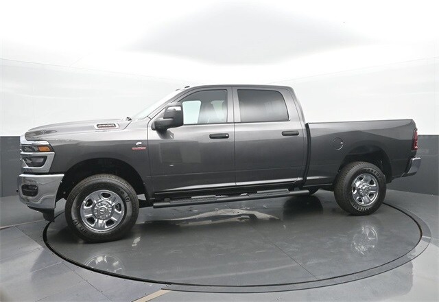 2025 Ram 2500 Tradesman photo 2