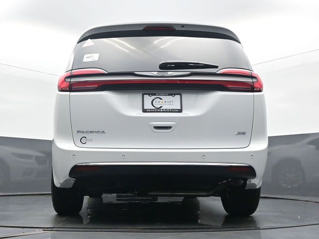2025 Chrysler Pacifica Select - Photo 50
