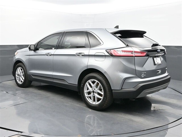 2024 Ford Edge SEL photo 3