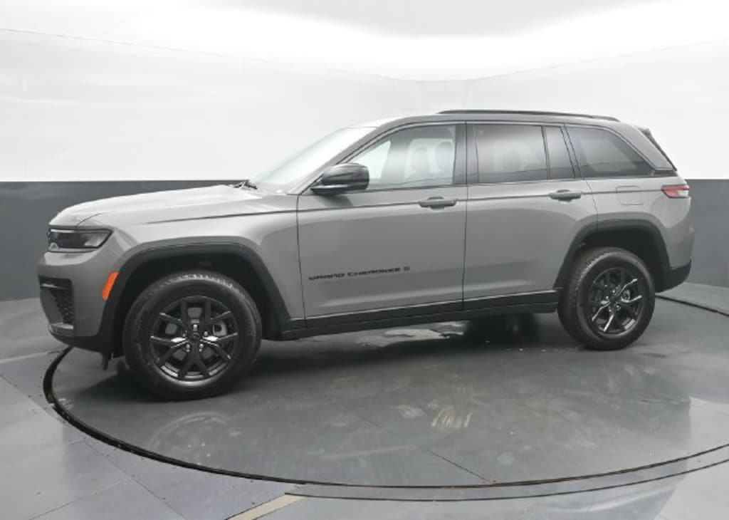 New 2027 Jeep Grand Cherokee Laredo Altitude Sport Utility