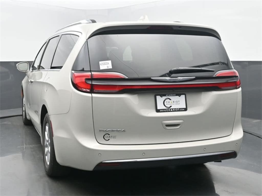 Used 2021 Chrysler Pacifica Touring L Minivan/Van