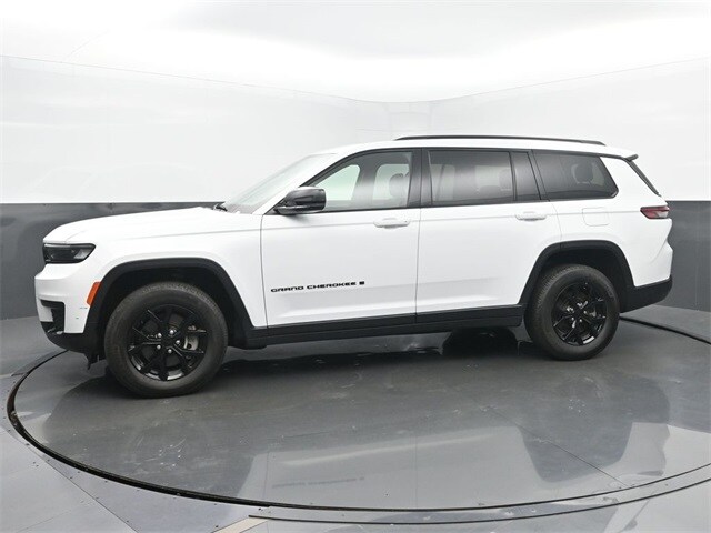 2024 Jeep Grand Cherokee Altitude photo 2