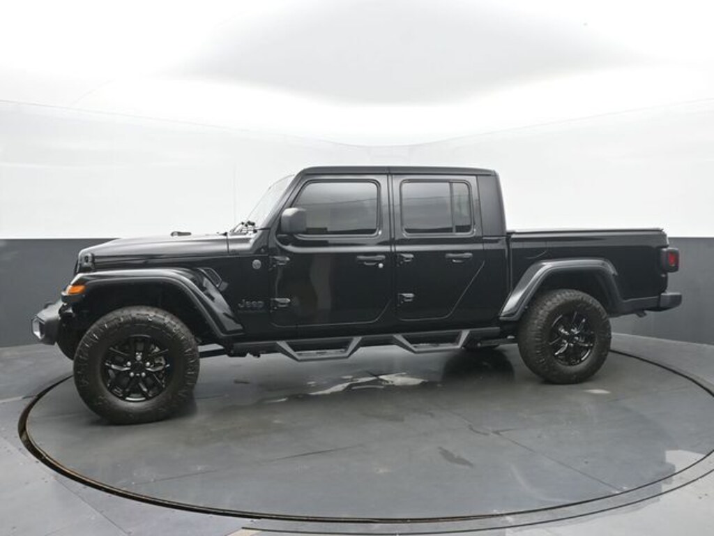 Used 2022 Jeep Gladiator Sport Truck