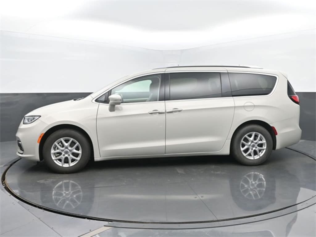 Used 2021 Chrysler Pacifica Touring L Minivan/Van