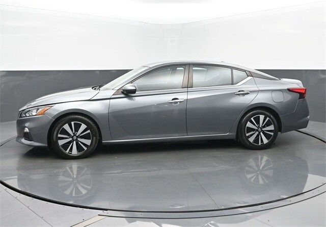 2021 Nissan Altima 2.5 SV photo 2