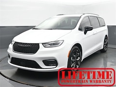 2025 Chrysler Pacifica Limited Passenger Van