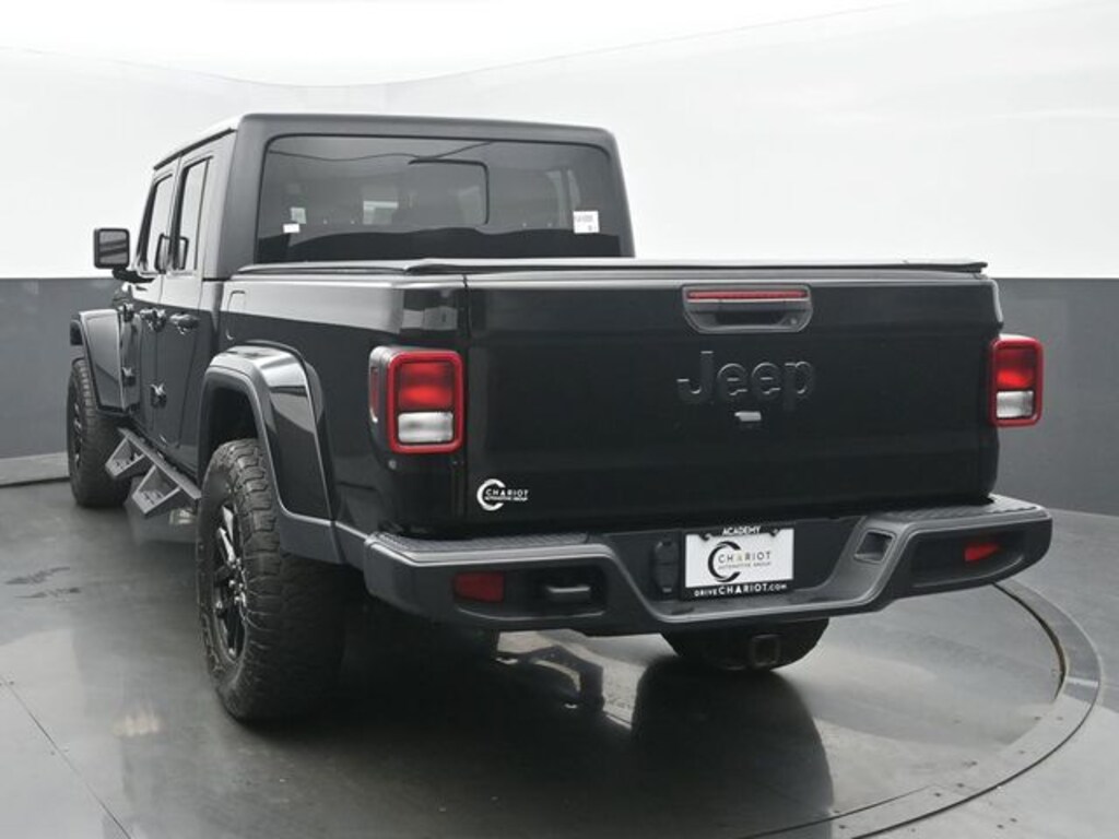 Used 2022 Jeep Gladiator Sport Truck