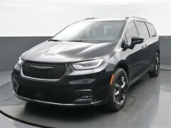 2025 Chrysler Pacifica Limited Passenger Van