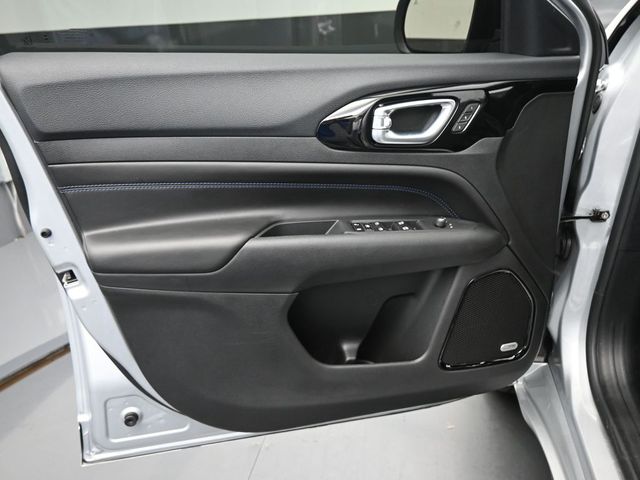 2025 Jeep Compass Limited - Photo 12
