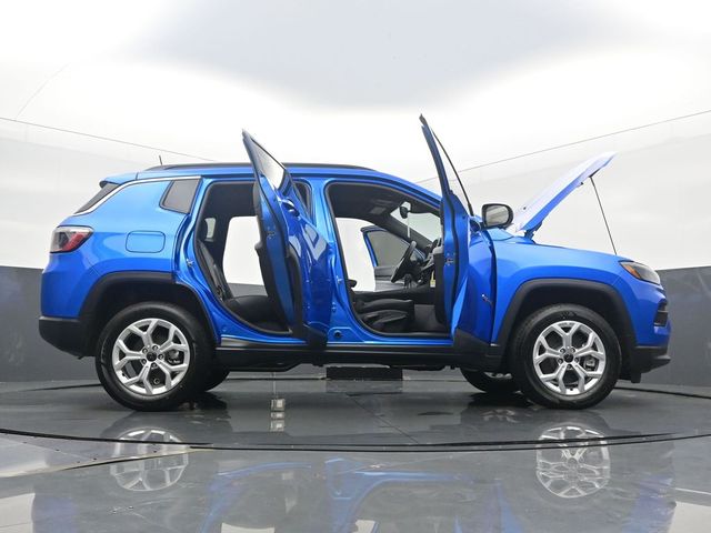 2025 Jeep Compass Latitude - Photo 61
