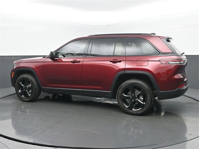 2023 Jeep Grand Cherokee Altitude photo 3