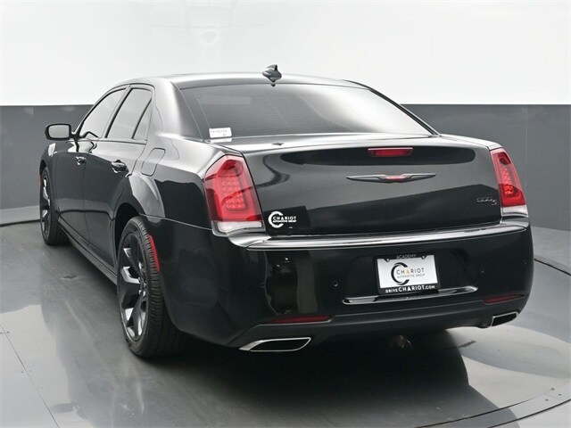 2023 Chrysler 300 S photo 4