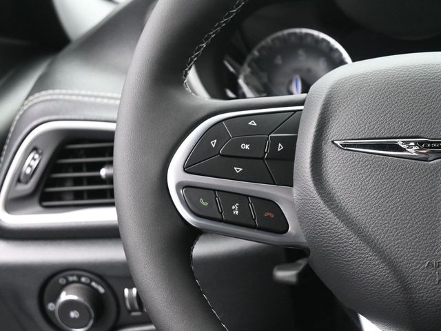 2025 Chrysler Pacifica Select - Photo 30