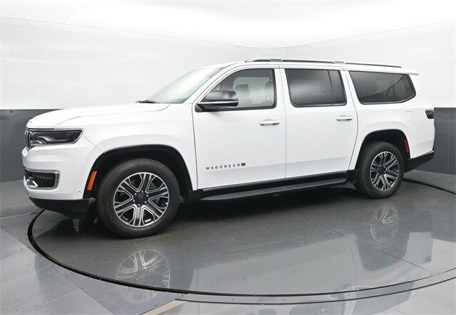 2024 Jeep Wagoneer L Series II photo 2