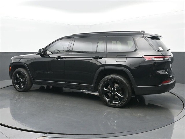 2023 Jeep Grand Cherokee Altitude photo 2