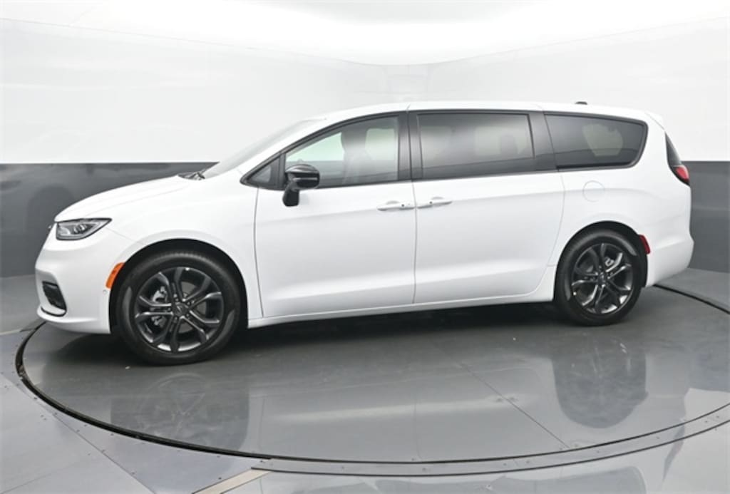 New 2026 Chrysler Pacifica Select Passenger Van