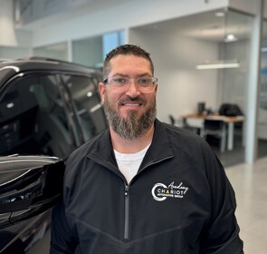 Staff member JORDAN RUSSELL from ID_5d7c703e1074