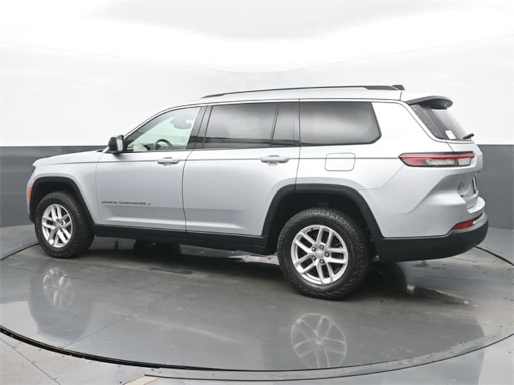 Used 2022 Jeep Grand Cherokee L Laredo SUV