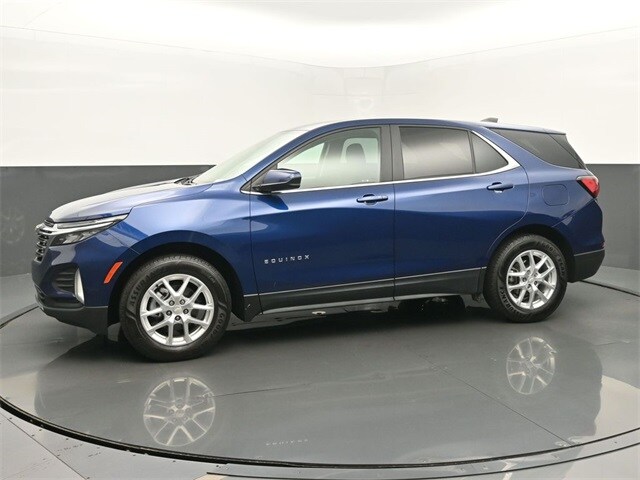 2022 Chevrolet Equinox LT photo 2