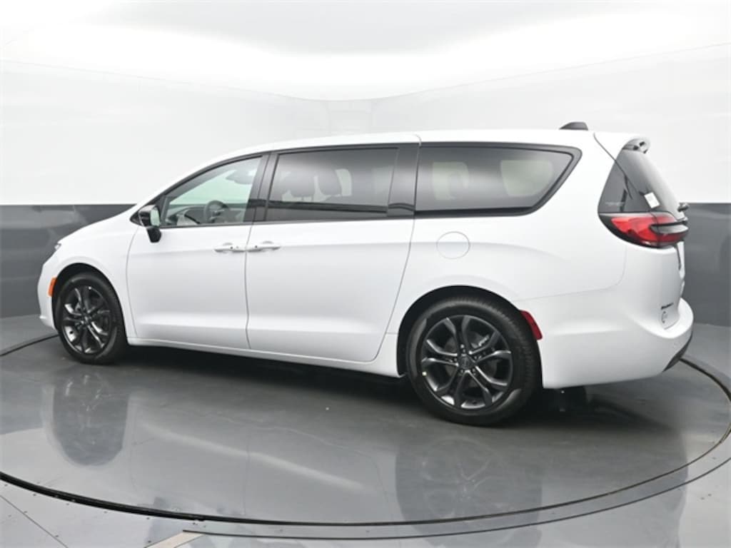 New 2026 Chrysler Pacifica Select Passenger Van
