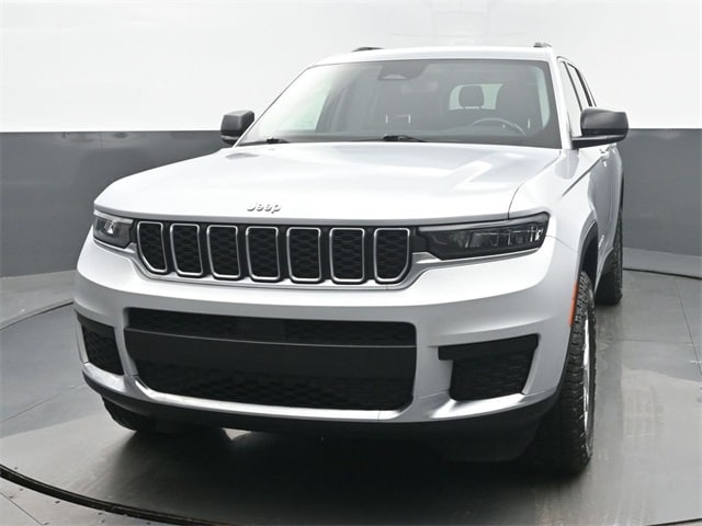 2022 Jeep Grand Cherokee L Laredo's photo