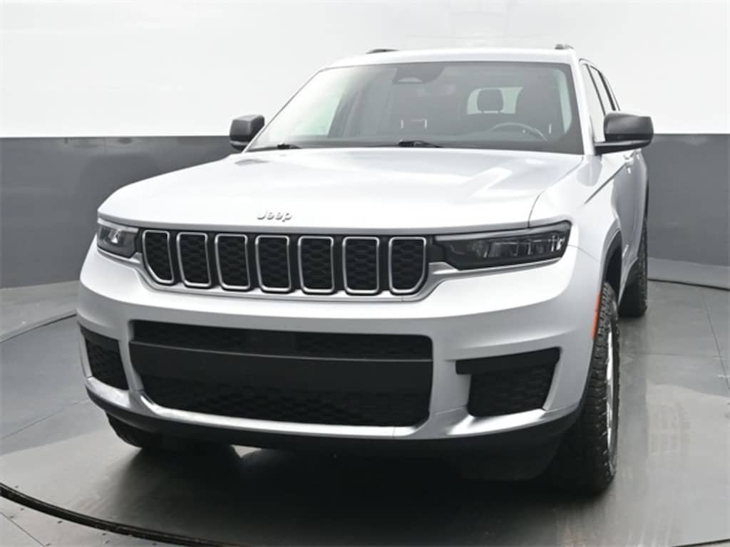Used 2022 Jeep Grand Cherokee L Laredo SUV