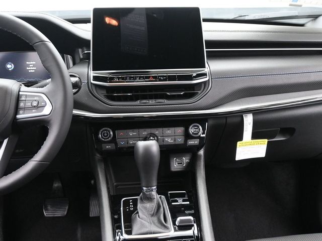 2025 Jeep Compass Limited - Photo 23
