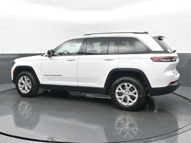 2023 Jeep Grand Cherokee Limited photo 3