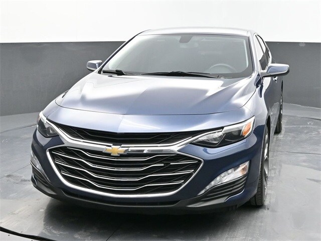Used 2022 Chevrolet Malibu 1LT with VIN 1G1ZD5ST4NF107355 for sale in Tipton, IN