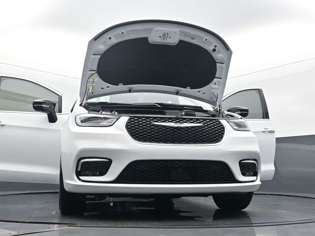 2025 Chrysler Pacifica Select - Photo 58