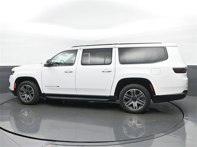 2024 Jeep Wagoneer L Series II photo 3