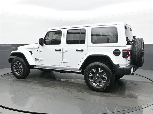 2025 Jeep Wrangler Sahara photo 3
