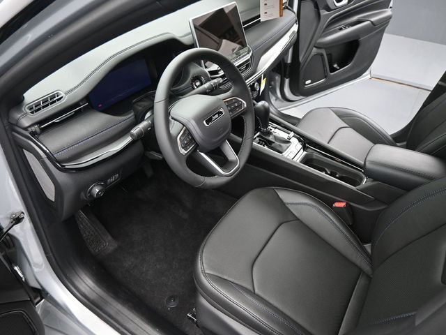 2025 Jeep Compass Limited - Photo 11