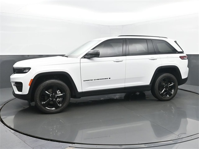 Used 2023 Jeep Grand Cherokee Altitude with VIN 1C4RJHAGXPC586746 for sale in Tipton, IN
