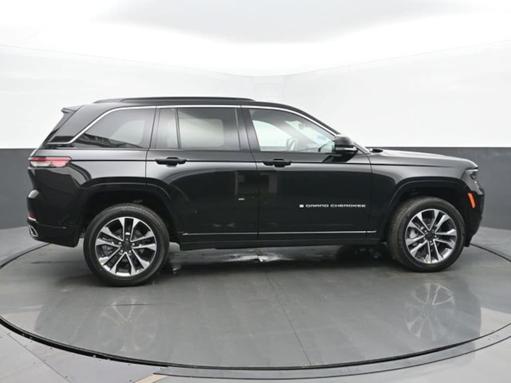 New 2025 Jeep Grand Cherokee Overland Sport Utility