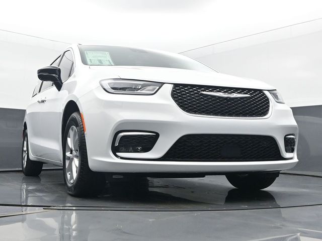 2025 Chrysler Pacifica Select - Photo 53
