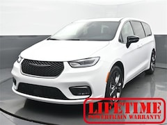 2026 Chrysler Pacifica Select Passenger Van