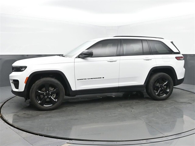 Used 2023 Jeep Grand Cherokee Altitude with VIN 1C4RJHAG2PC562750 for sale in Tipton, IN