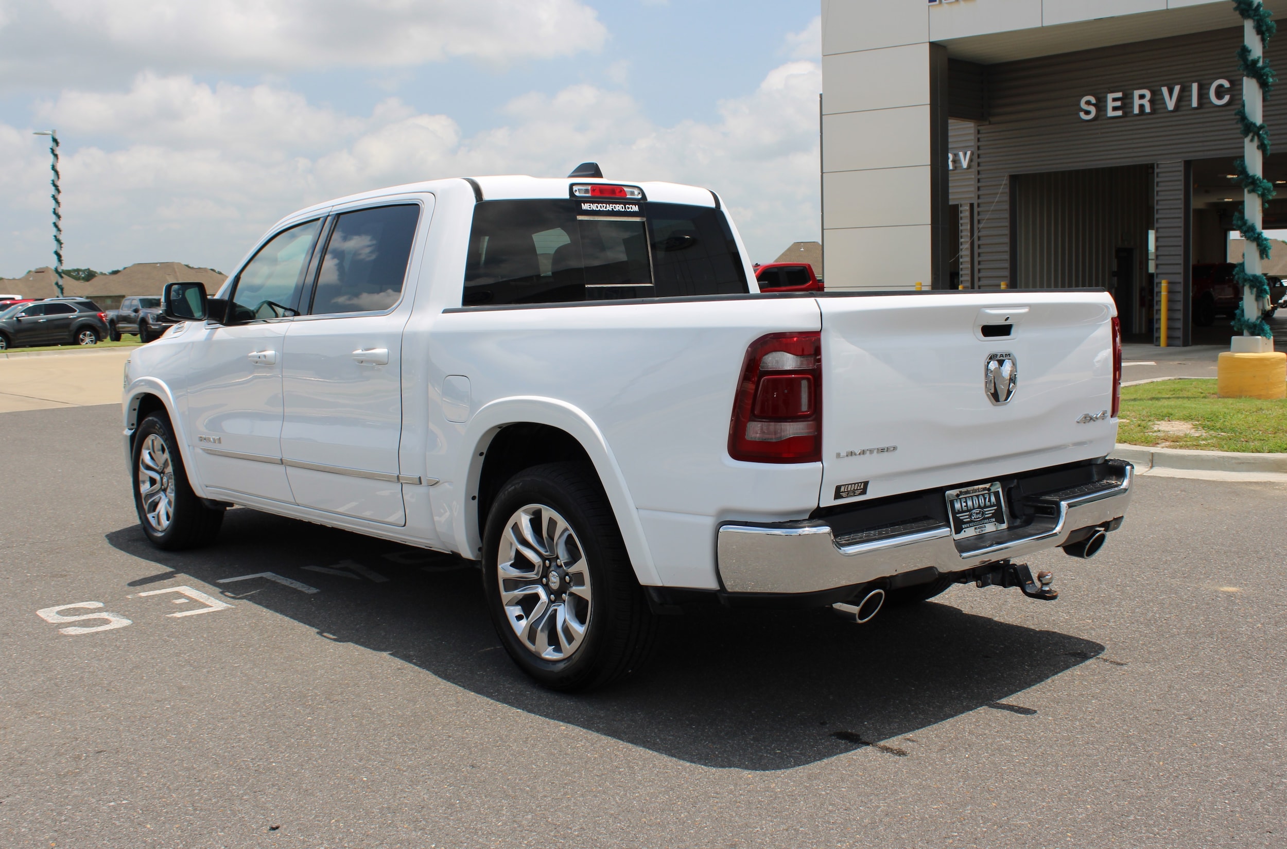 Used 2024 RAM Ram 1500 Pickup Limited with VIN 1C6SRFHT9RN162605 for sale in Maurice, LA