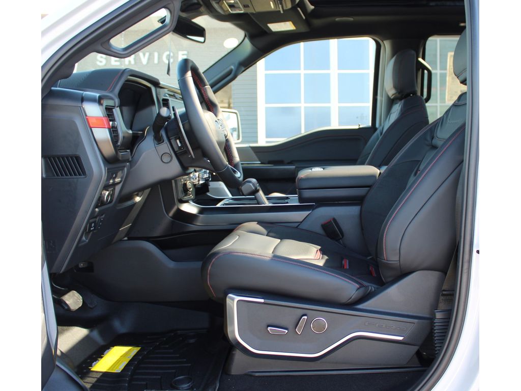 2025 Ford F-150 Raptor - Photo 16