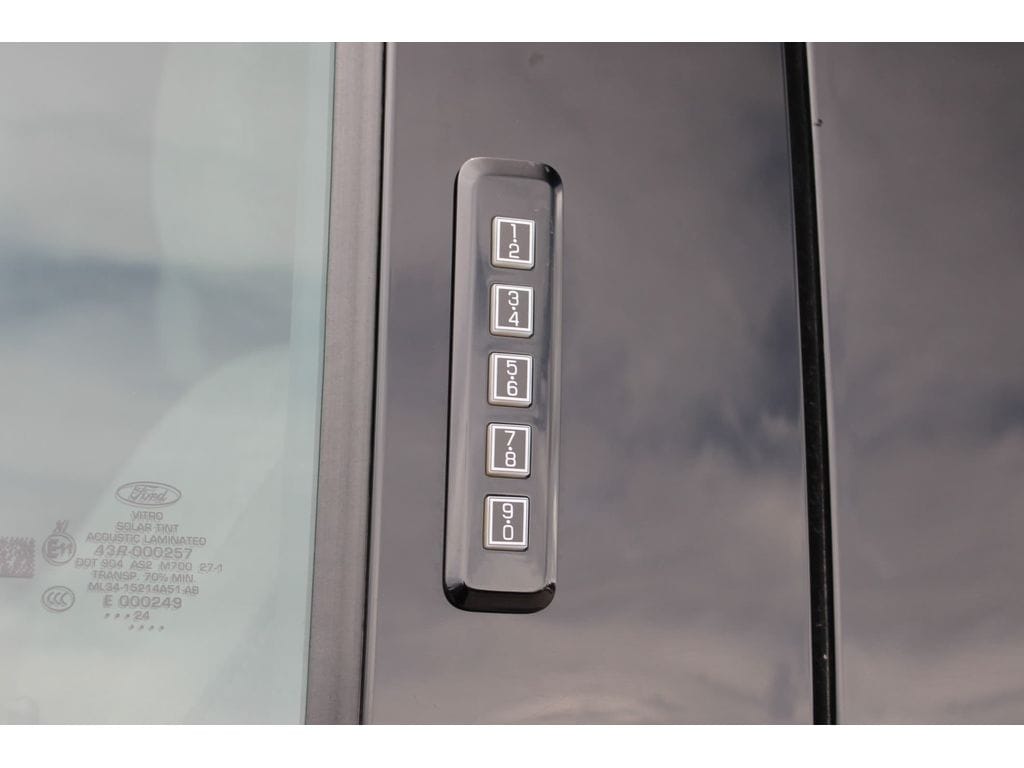 2024 Ford F-150 XLT - Photo 13
