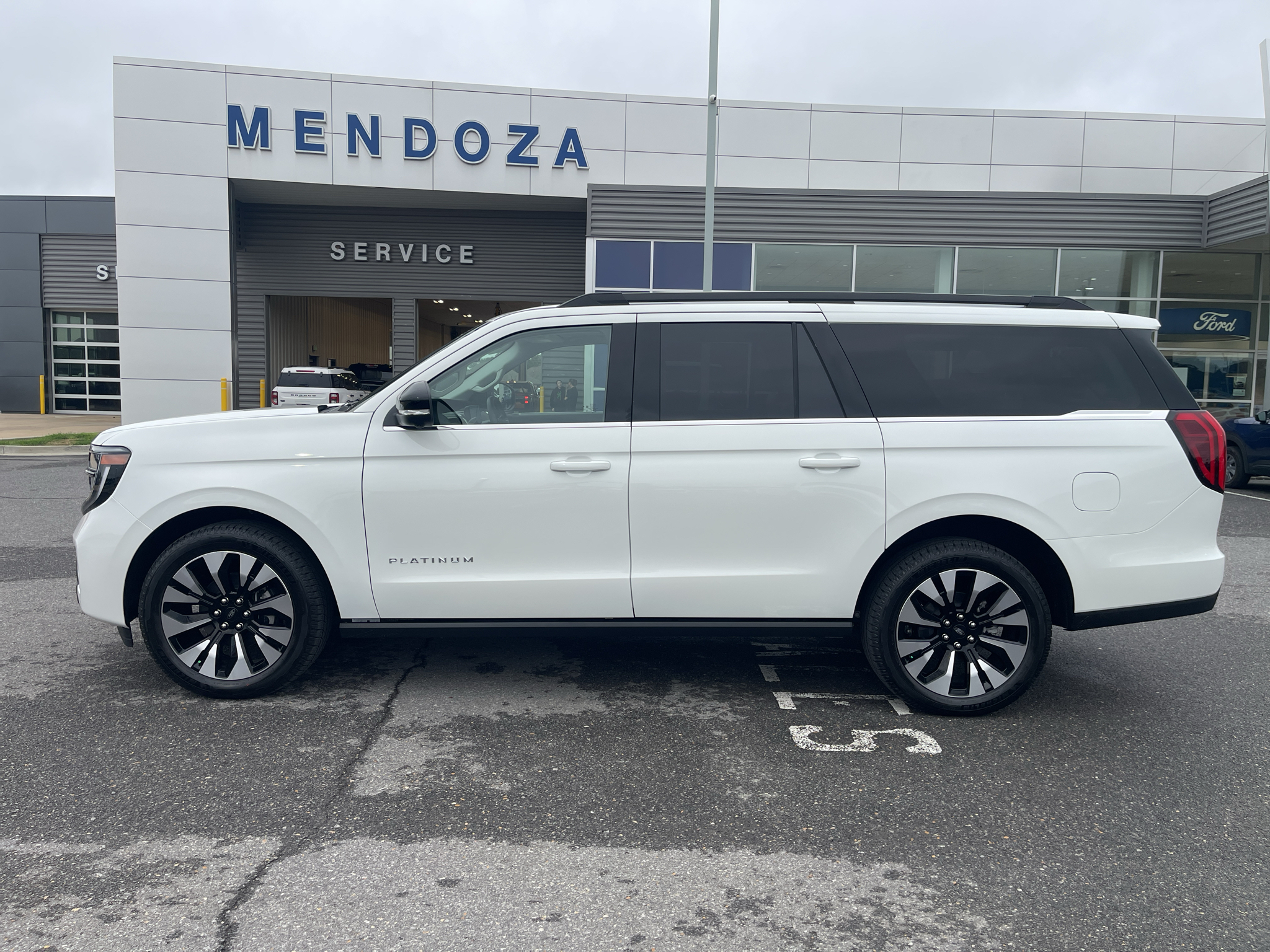 2027 Ford Expedition MAX Platinum Sport Utility