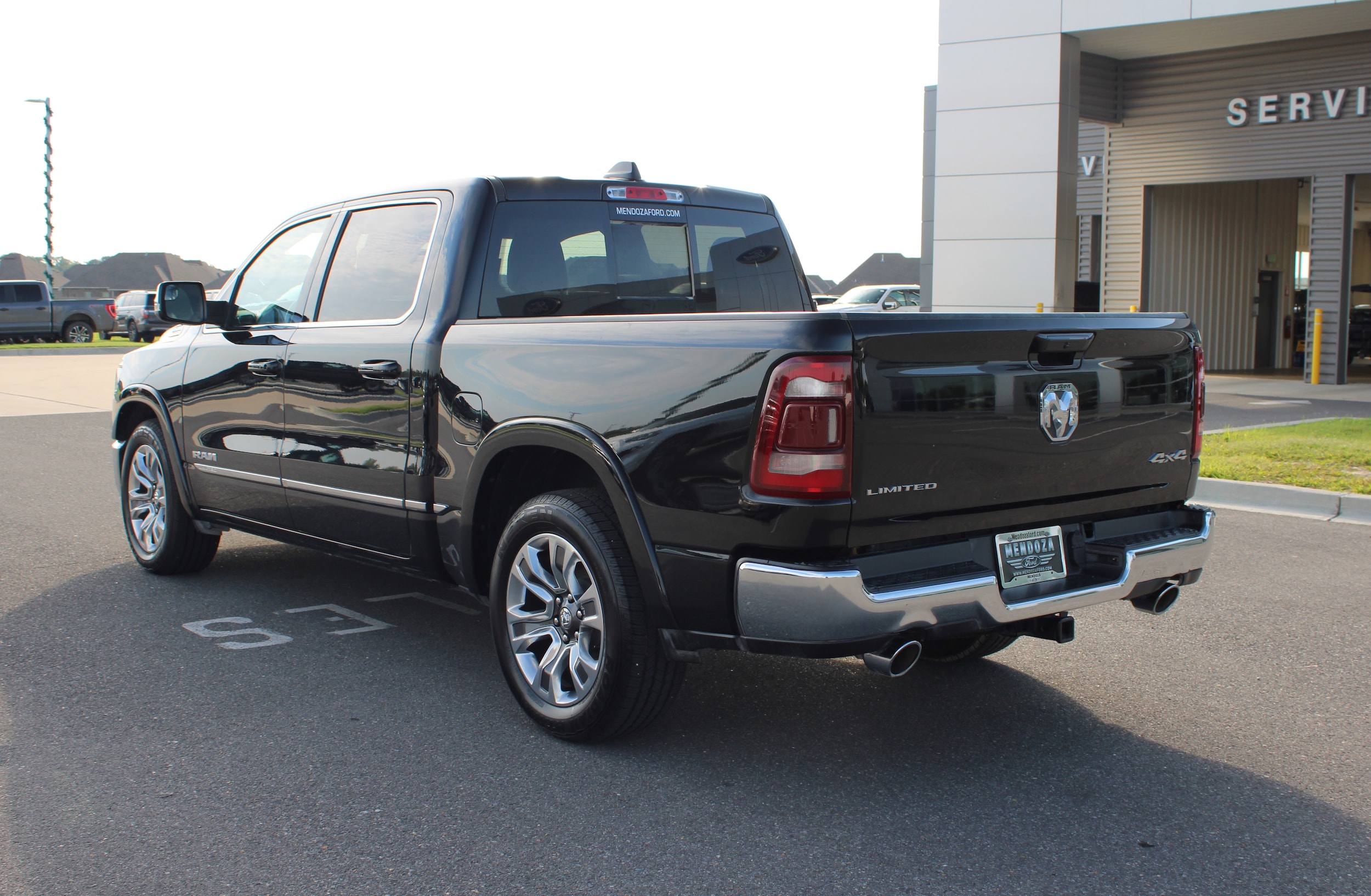 Used 2024 RAM Ram 1500 Pickup Limited with VIN 1C6SRFHT1RN162615 for sale in Maurice, LA