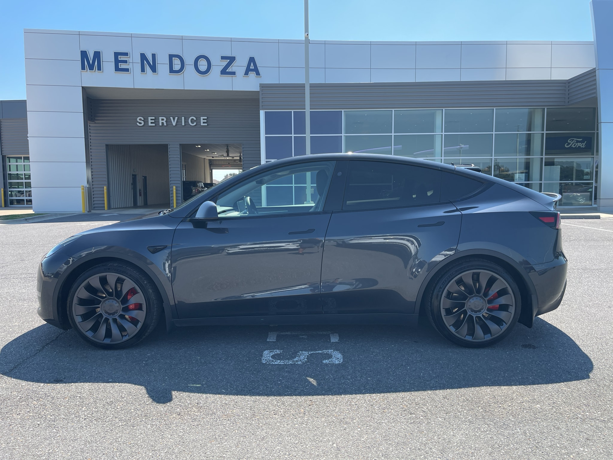 Used 2024 Tesla Model Y Performance with VIN 7SAYGDEF6RF043262 for sale in Maurice, LA